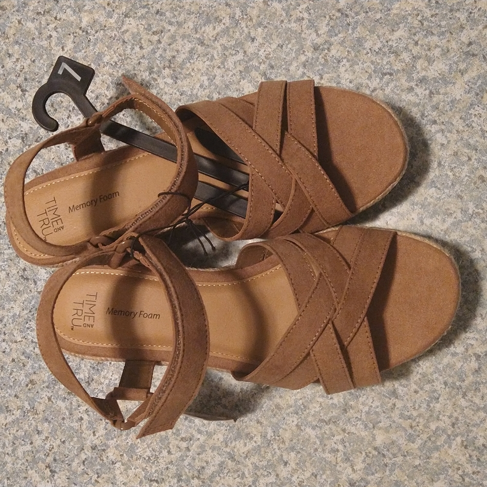 W TT DEMI WEDGE